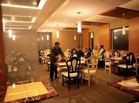 Deccan Plaza Hotel - Ooty Esterno foto