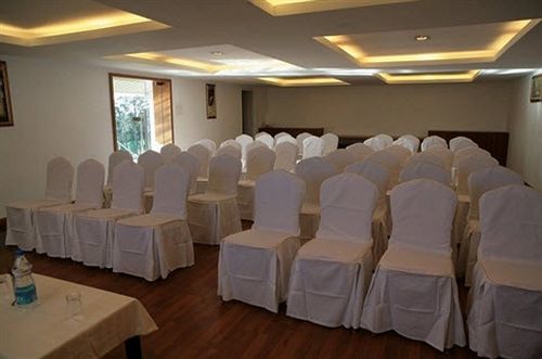 Deccan Plaza Hotel - Ooty Esterno foto